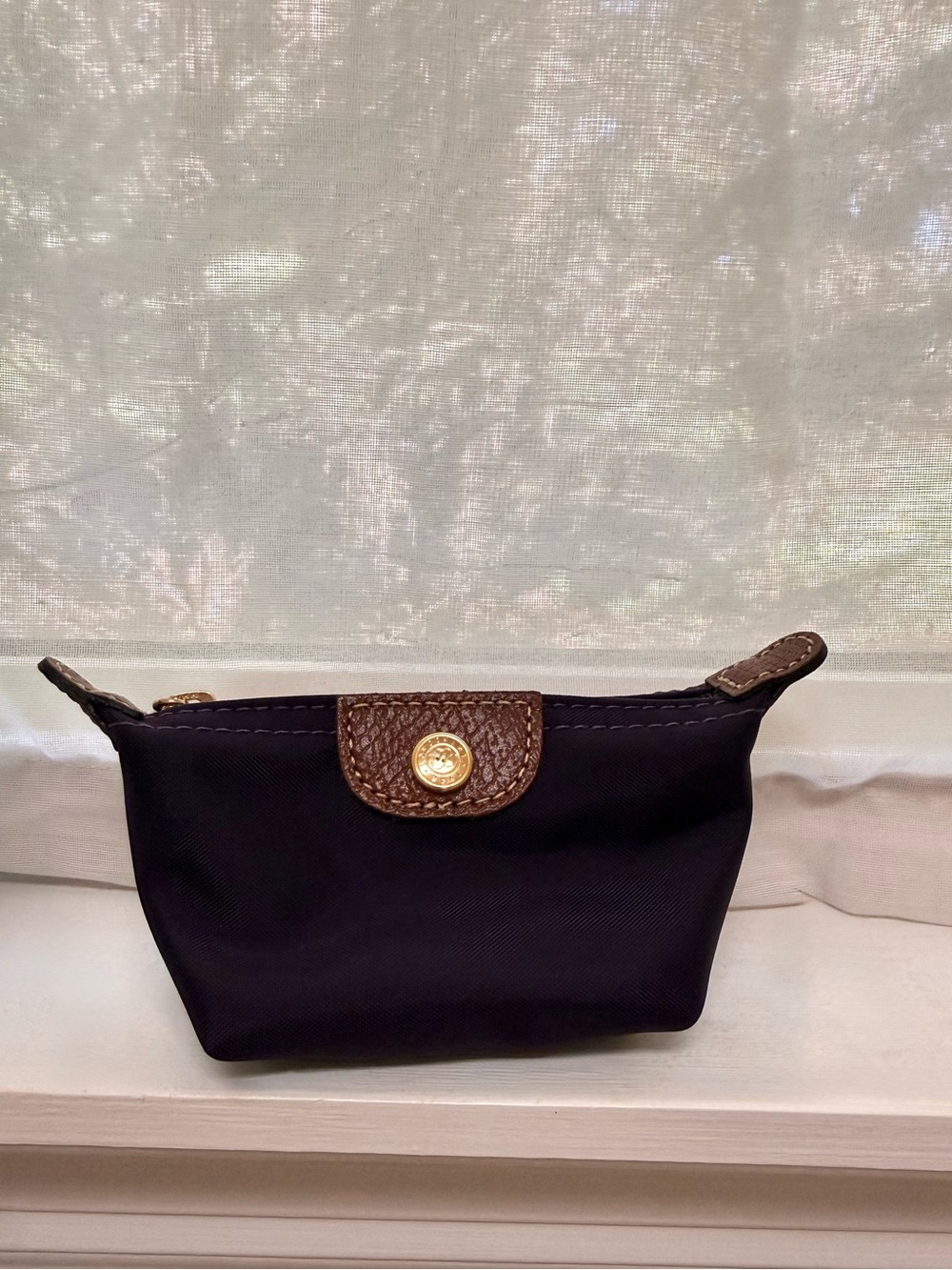 Longchamp NWOT Purple Nylon Coin Pouch with Brown Trim and Gold Button